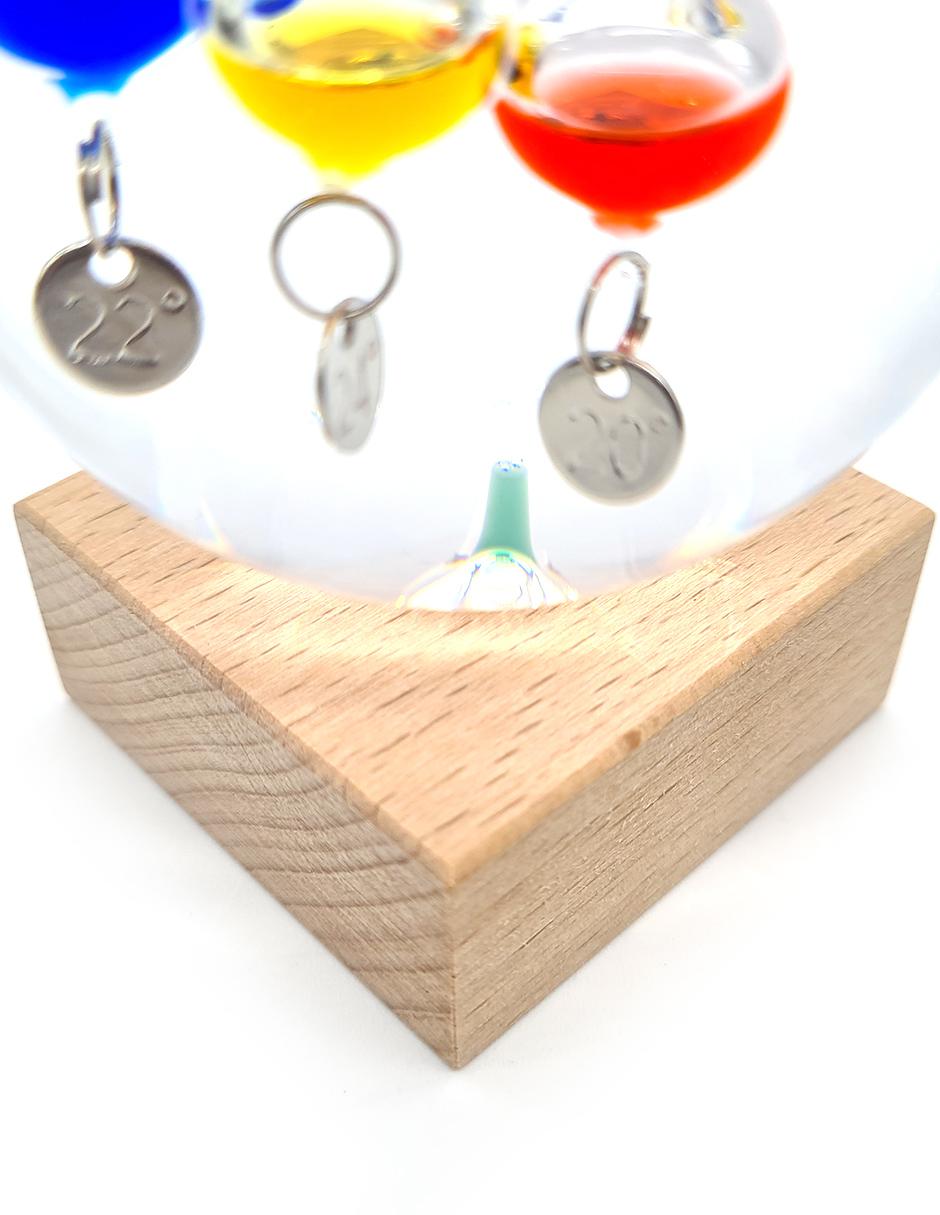 Termómetro tipo Galileo de vidrio y con base de madera 7