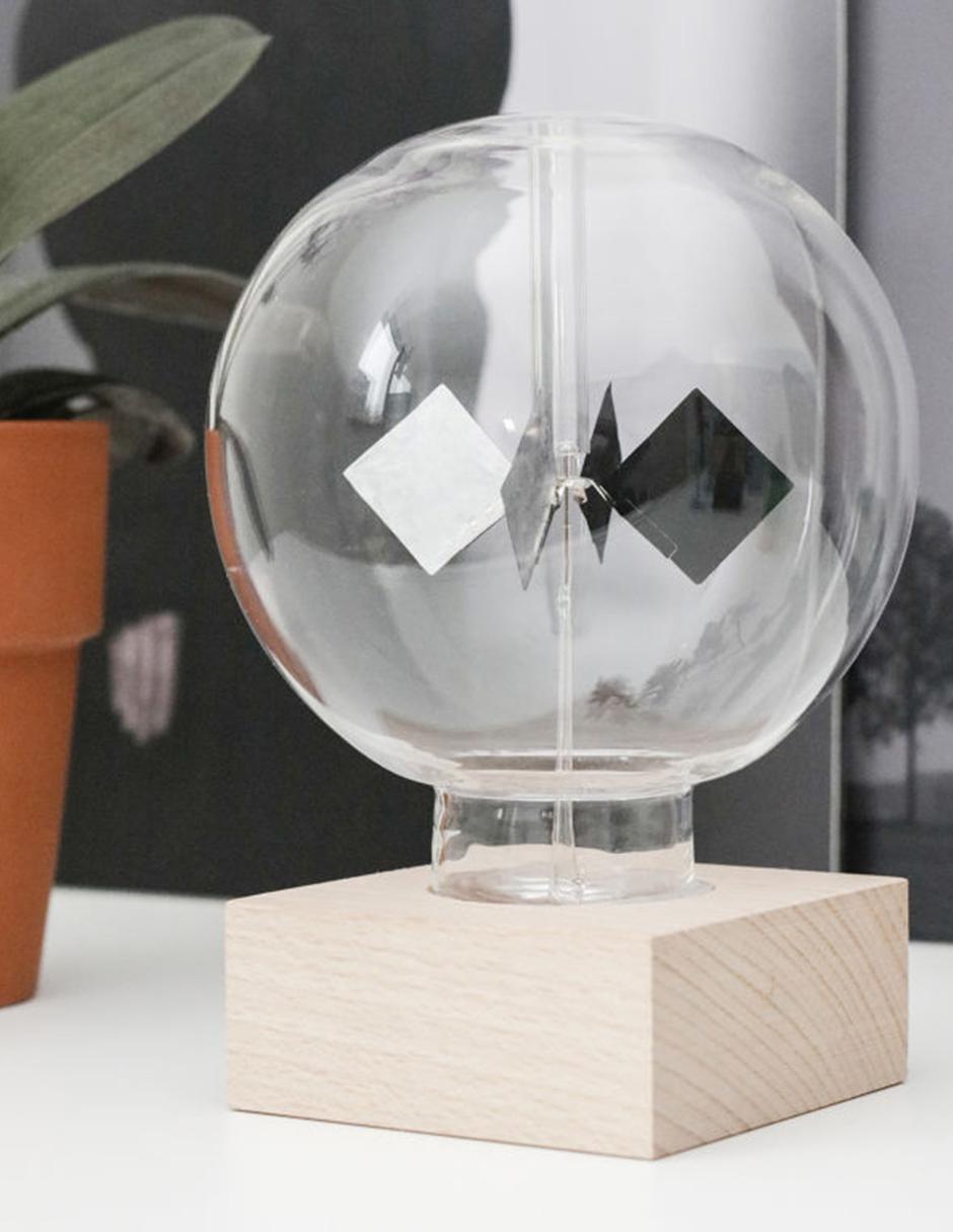 Radiómetro Solar en forma de bola de cristal 4